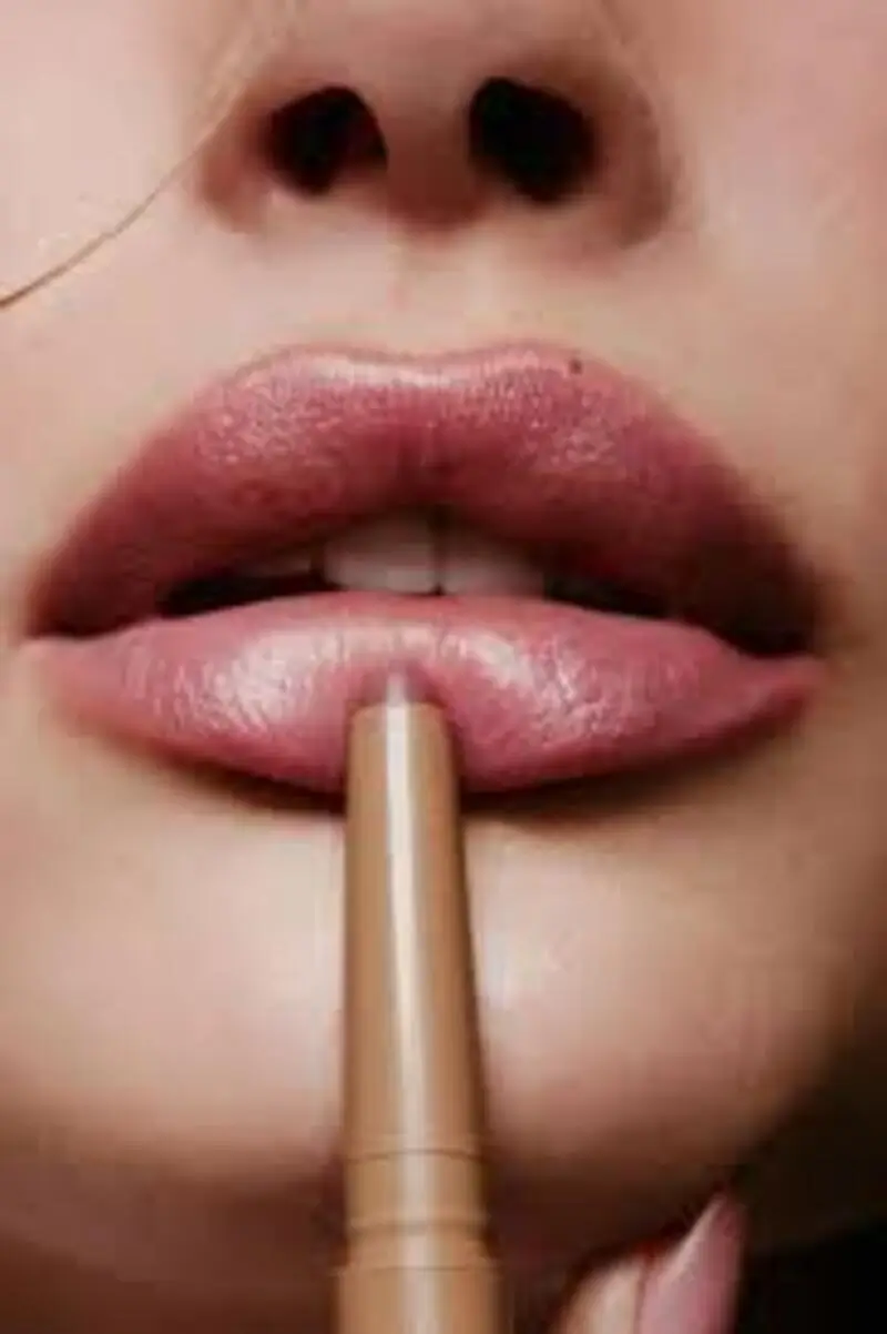 El Mejor Labial del 2025: Labios "Rom-Com" Naturales y Besables